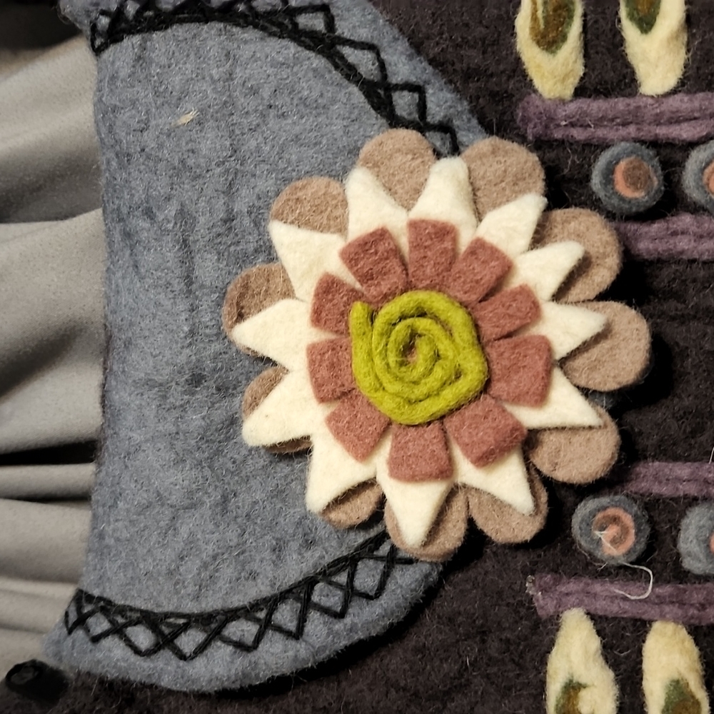 Handmade Wool Bag - Picture 2 of 11